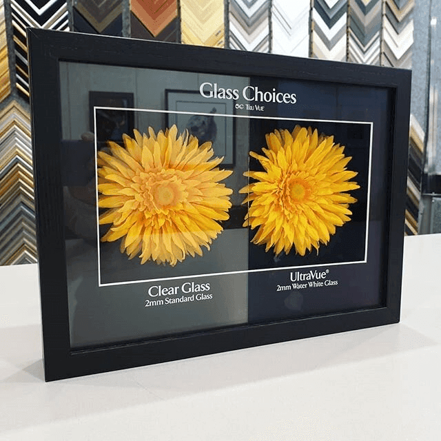 Comparação entre vidro normal e vidro UltraVue anti-reflexo