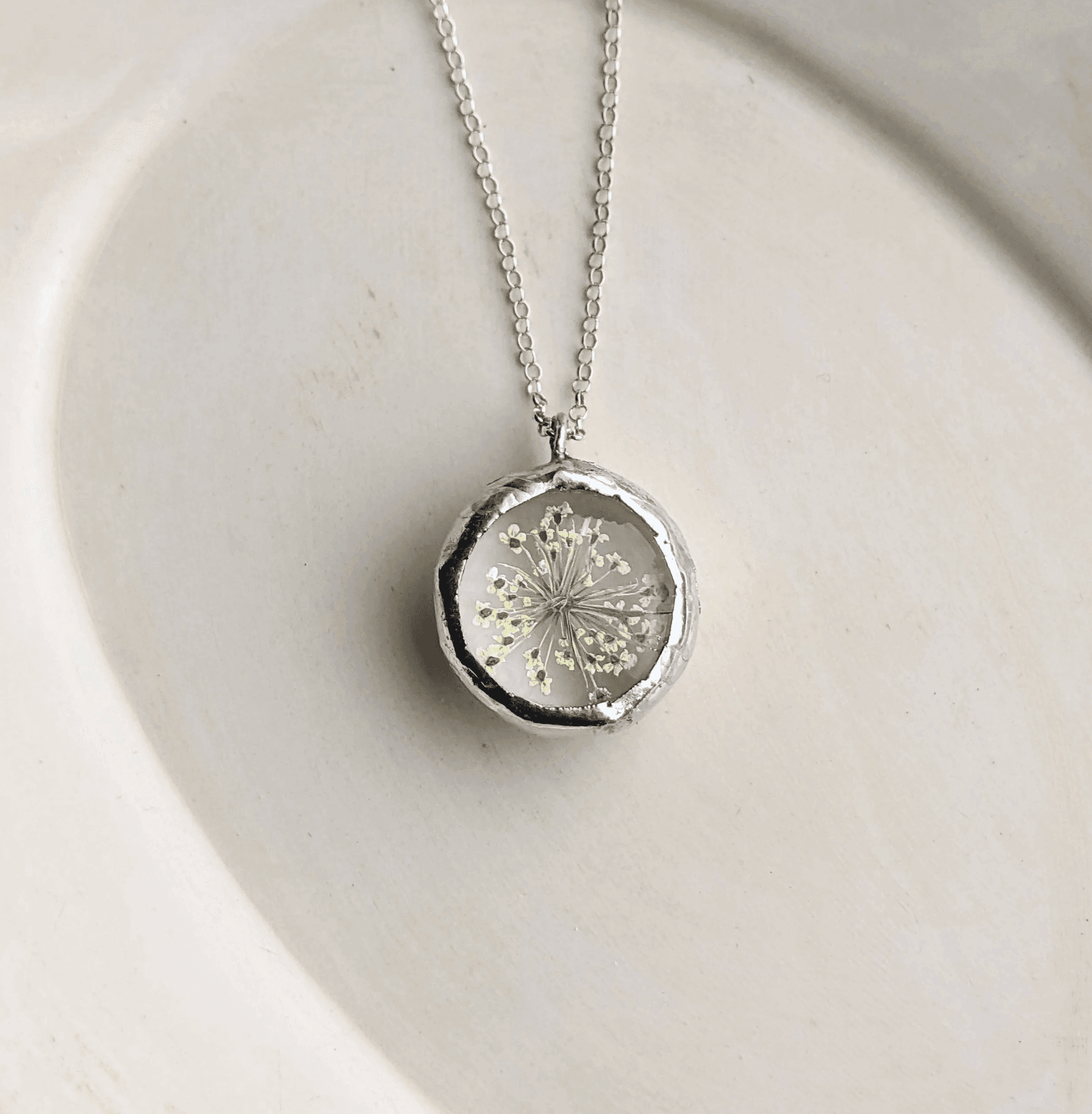 Pendente floral para colar